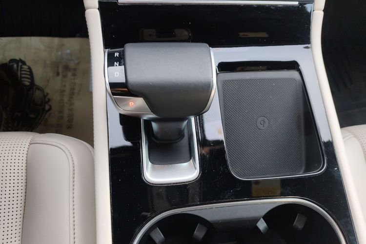 理想汽车 理想ONE 2020款 增程6座版中控内饰18