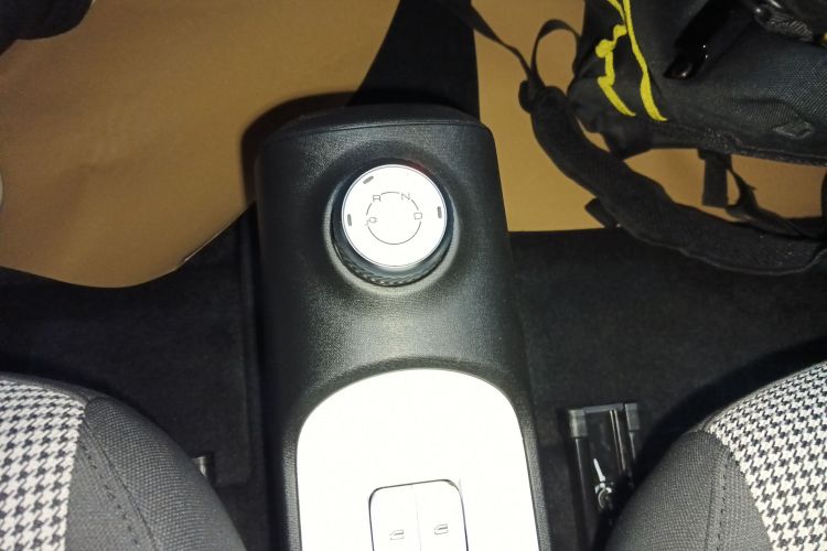 五菱汽车 宏光MINIEV 2024款 第三代 215km 进阶版中控内饰18