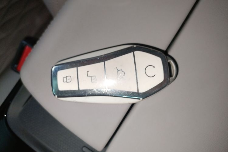 比亚迪 汉 2025款 EV 智驾版 506KM尊贵型中控内饰11