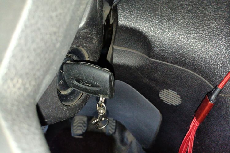 福特 全顺 2017款 2.0T柴油多功能商用车短轴低顶国V中控内饰7001