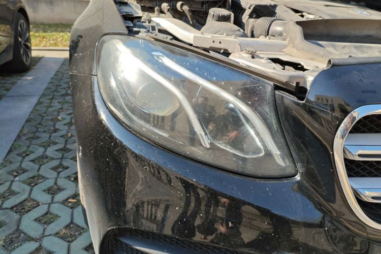 奔驰E级 2019款 E 300 L 运动时尚型车身外观6006