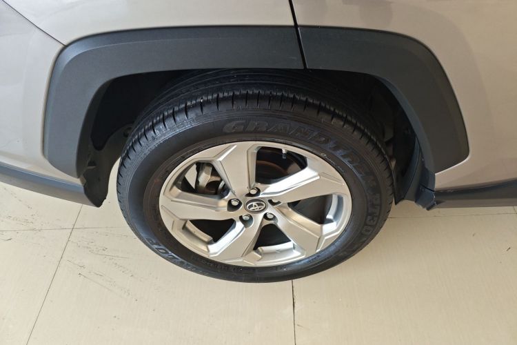 丰田 RAV4荣放 2022款 2.0L CVT两驱风尚Plus版车身外观6002