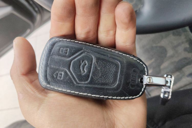 奥迪A4L 2020款 40 TFSI 时尚动感型中控内饰11