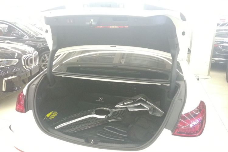 奔驰C级 2022款 改款 C 260 L 运动版局部细节23