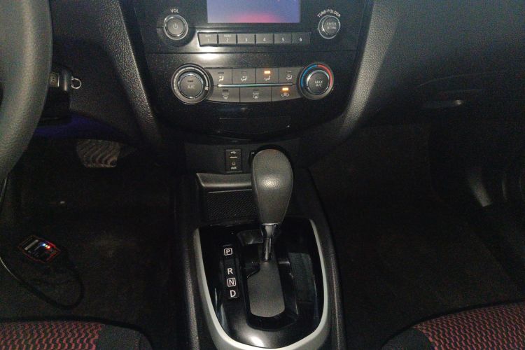 日产 逍客 2016款 2.0L CVT精英版局部细节18