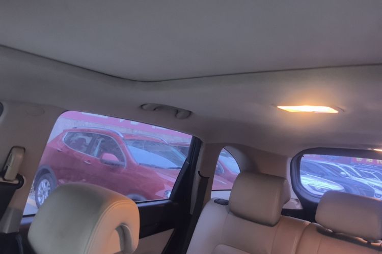 雪佛兰 科帕奇 2015款 2.4L 四驱旗舰版 7座中控内饰22