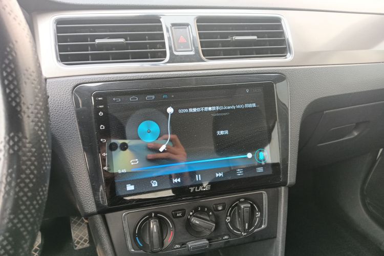 大众 桑塔纳 2015款 1.6L 自动舒适版中控内饰16