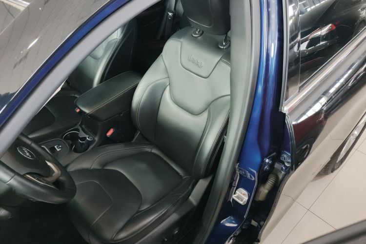 Jeep 自由光 2016款 2.4L 领先版局部细节19