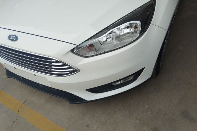 福特 福克斯 2020款 两厢经典 1.5L 自动风尚型局部细节36