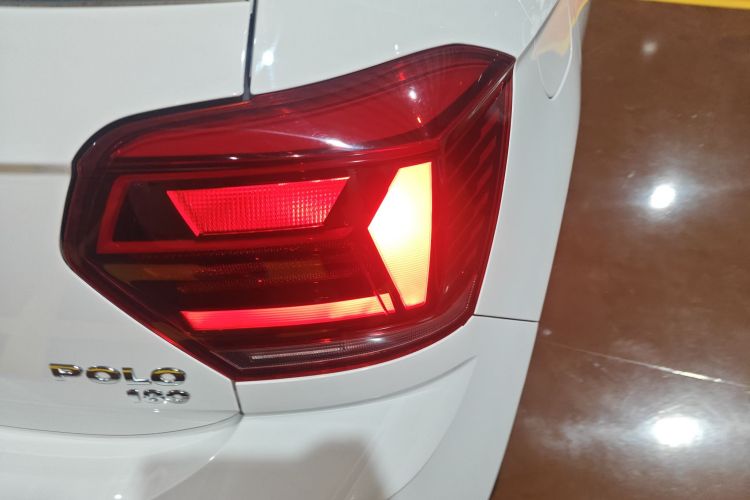 大众 Polo 2019款 Plus 1.5L 自动全景乐享版车身外观9