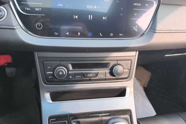 吉利汽车 帝豪 2018款 1.5L 手动向上互联版中控内饰16