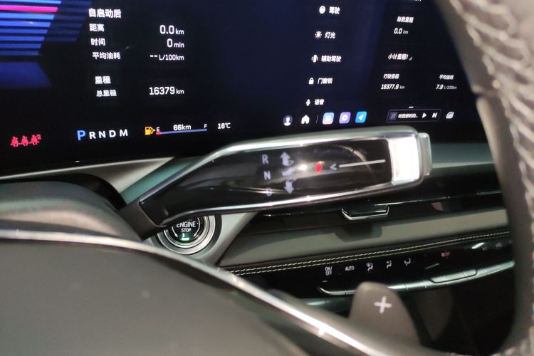 凯迪拉克GT4 2023款 25T 风尚型中控内饰18