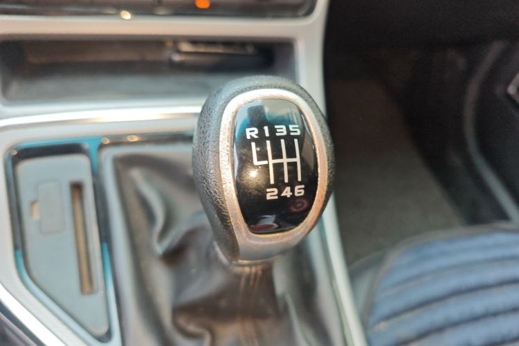 吉利汽车 帝豪GL 2019款 1.4T 手动精英智享型局部细节18