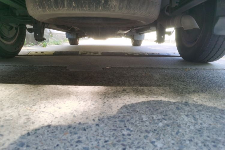 上汽大通MAXUS 新途V90 2019款 2.0T自动智多星后驱单胎长轴高顶7座局部细节9008