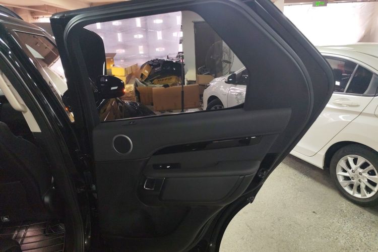 路虎 发现 2019款 3.0 SC V6 SE中控内饰45