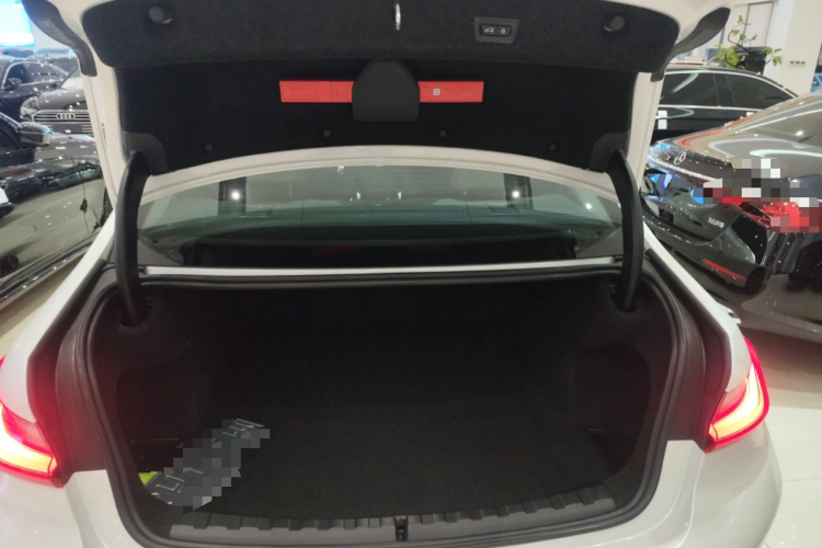 宝马3系 2024款 325Li M运动套装机舱底盘23