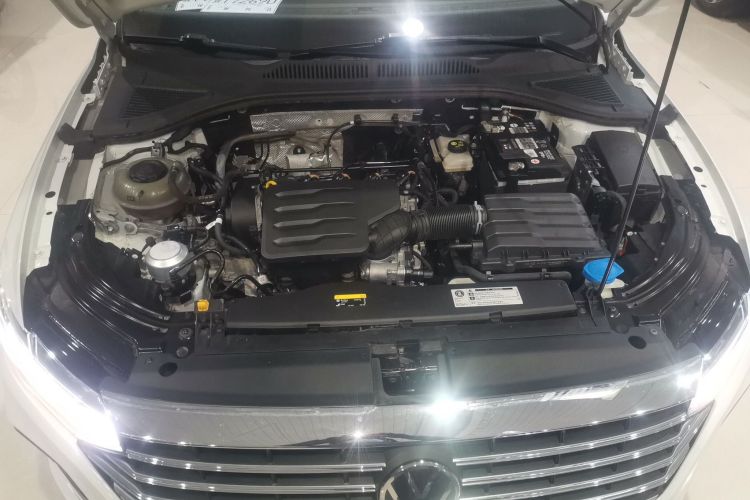 大众 朗逸 2023款 改款 1.5L 自动得逸版机舱底盘24