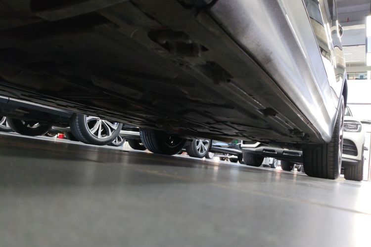 奔驰GLB 2023款 GLB 220 时尚型局部细节9002