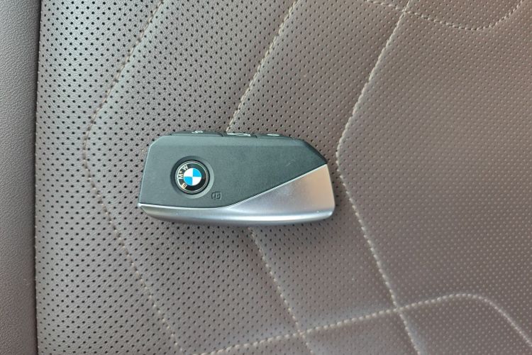 宝马iX1 2023款 xDrive30L M运动套装中控内饰11