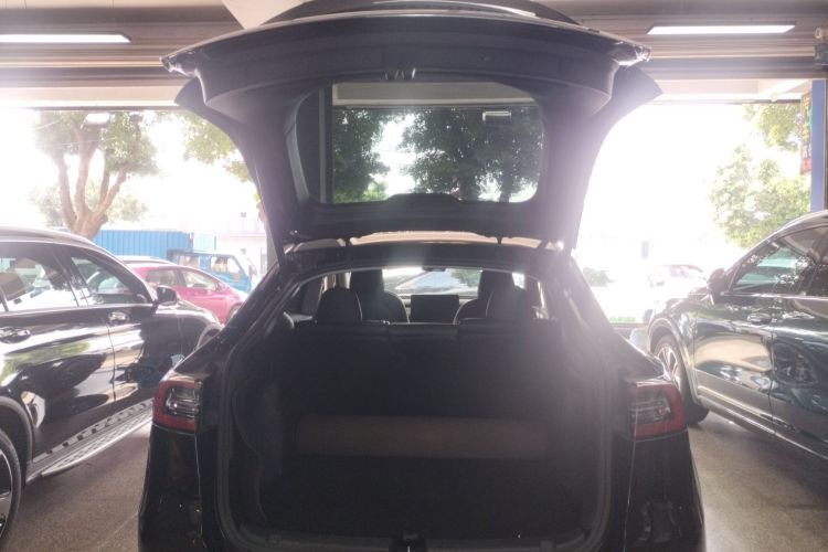特斯拉 Model Y 2021款 标准续航后驱版局部细节23