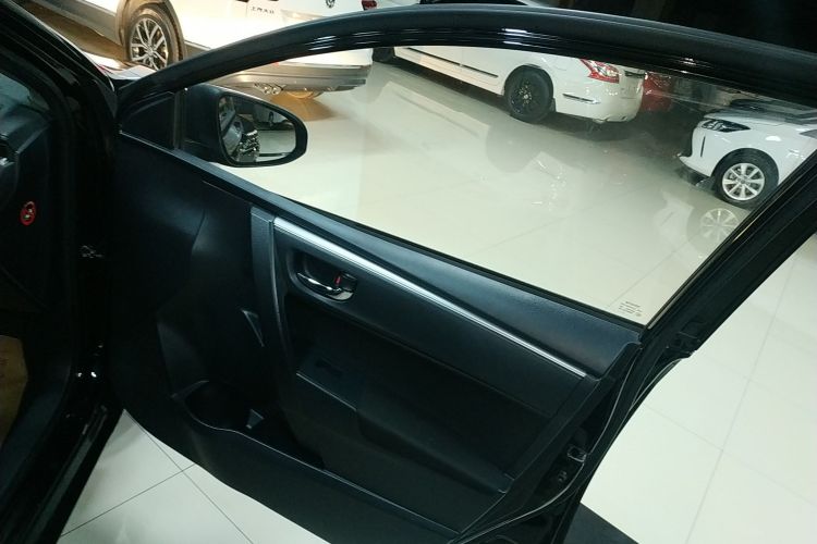 丰田 雷凌 2014款 1.6G CVT精英版中控内饰42