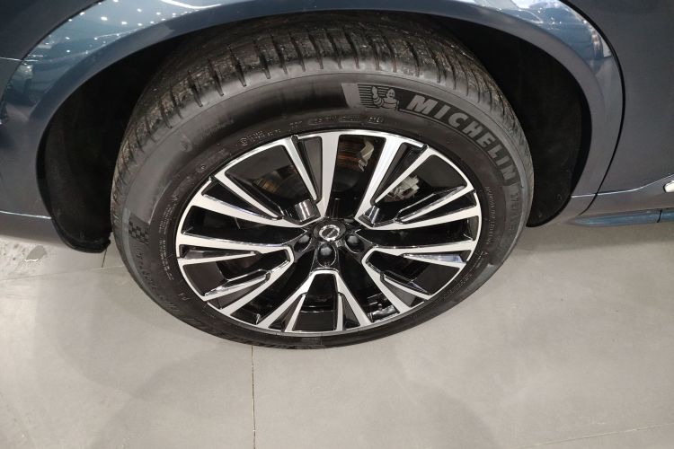 沃尔沃XC90新能源 2025款 T8 智尊豪华版 7座车身外观6008