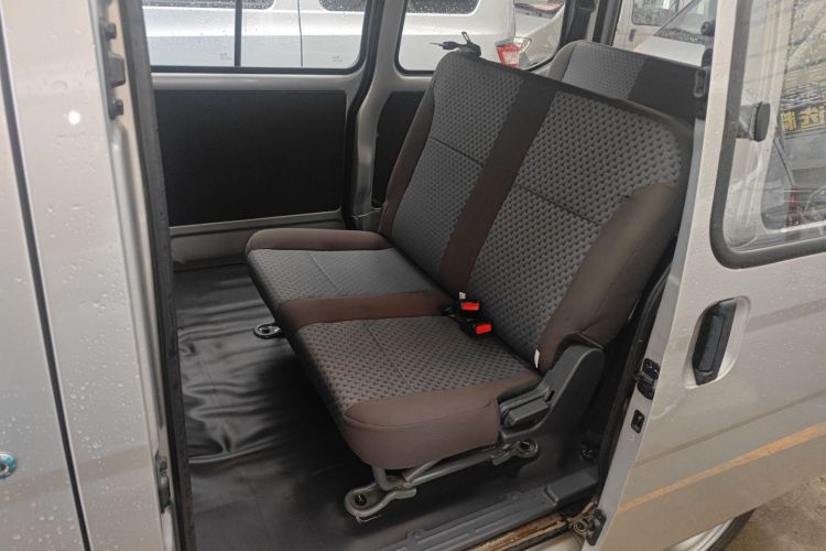 五菱汽车 五菱之光 2023款 1.5L 实用型 5/7座中控内饰21