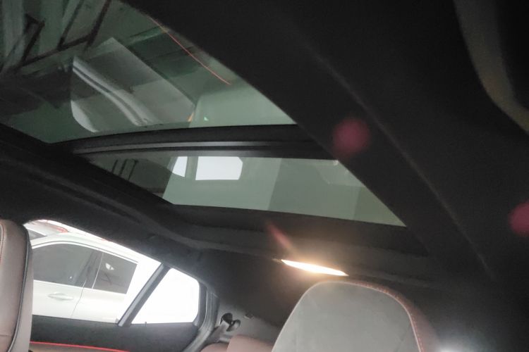 宝马X2 2021款 改款 xDrive25i 曜夜版中控内饰22