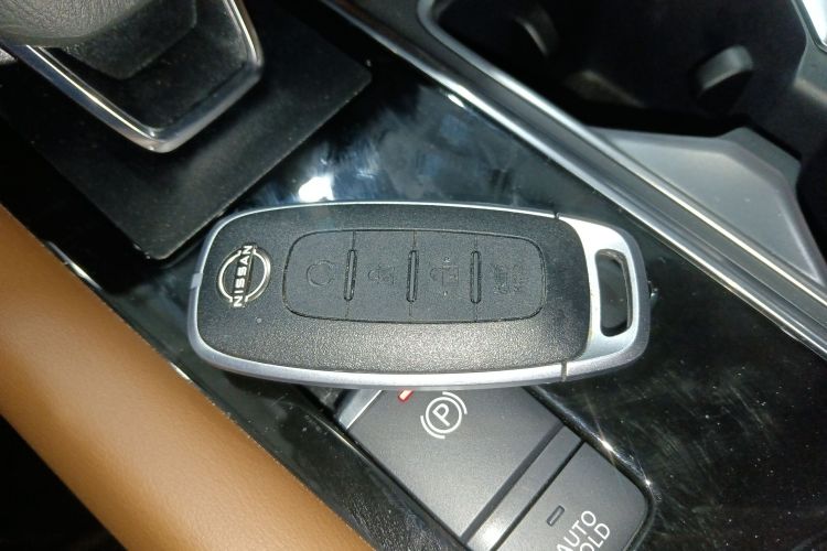 日产 探陆 2024款 380VC-TURBO 四驱智驾版 7座中控内饰7001