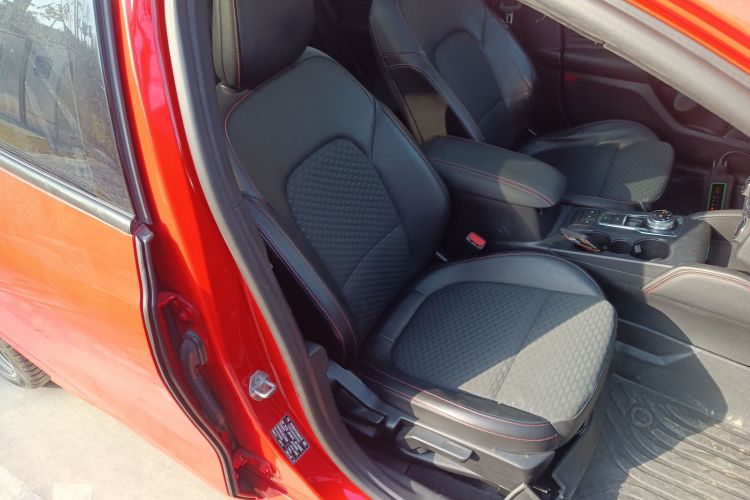 福特 福克斯 2020款 两厢 EcoBoost 180 自动ST Line局部细节41