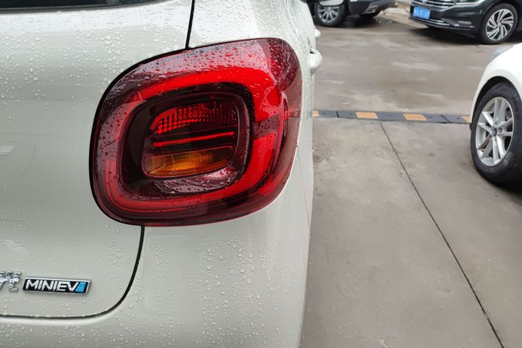 五菱汽车 宏光MINIEV 2025款 四门版 进阶款车身外观6006