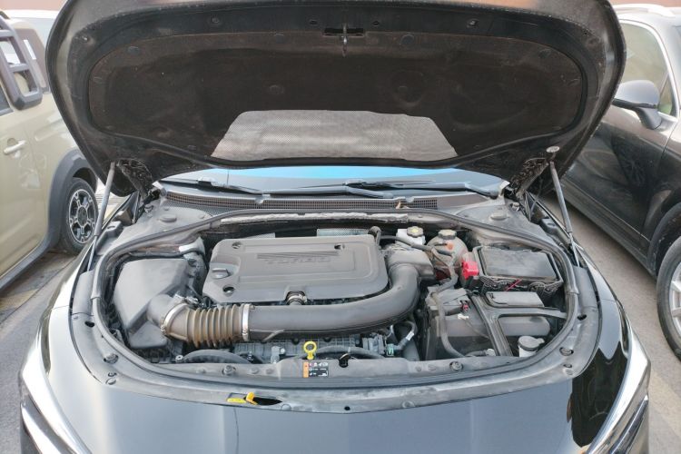 别克 君越 2022款 652T 豪华型机舱底盘24