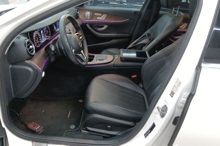 奔驰E级 2020款 E 300 L 豪华型中控内饰19