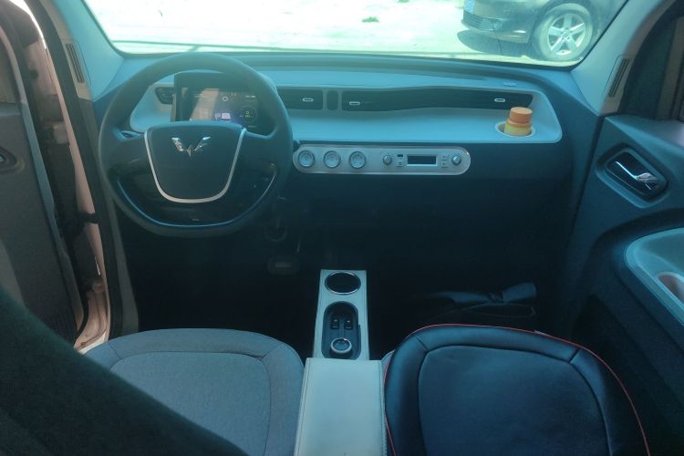 五菱汽车 宏光MINIEV 2021款 马卡龙时尚款 磷酸铁锂中控内饰7002