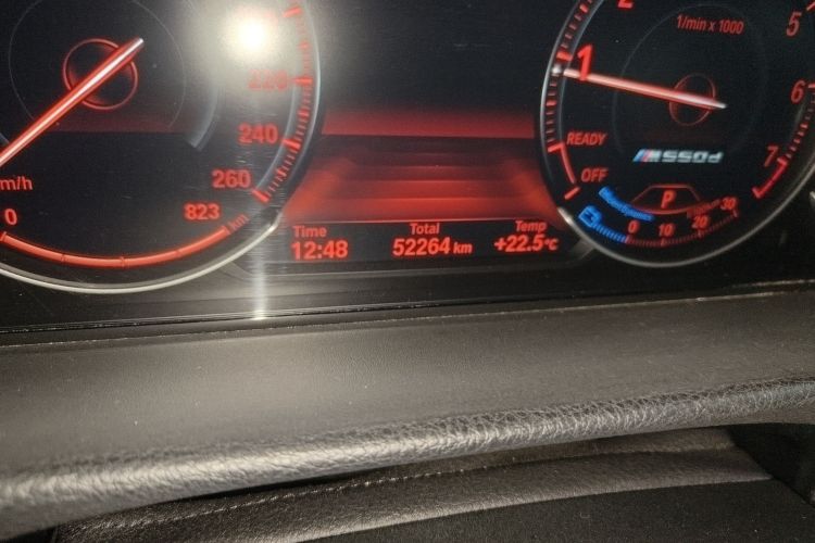 宝马3系 2019款 320i M运动曜夜版中控内饰15