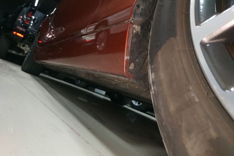 宝马2系(进口) 2018款 220i 敞篷轿跑车 运动设计套装局部细节9001