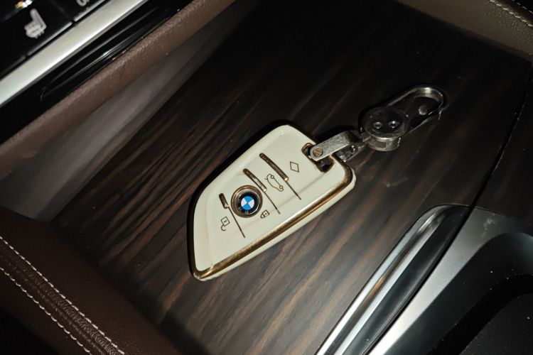 宝马5系 2022款 改款 530Li 领先型 豪华套装中控内饰11