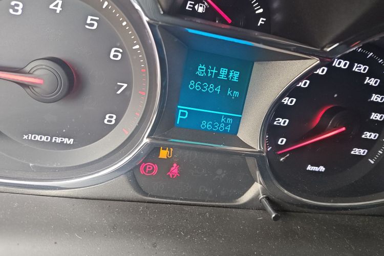 雪佛兰 科帕奇 2015款 2.4L 四驱旗舰版 7座中控内饰15