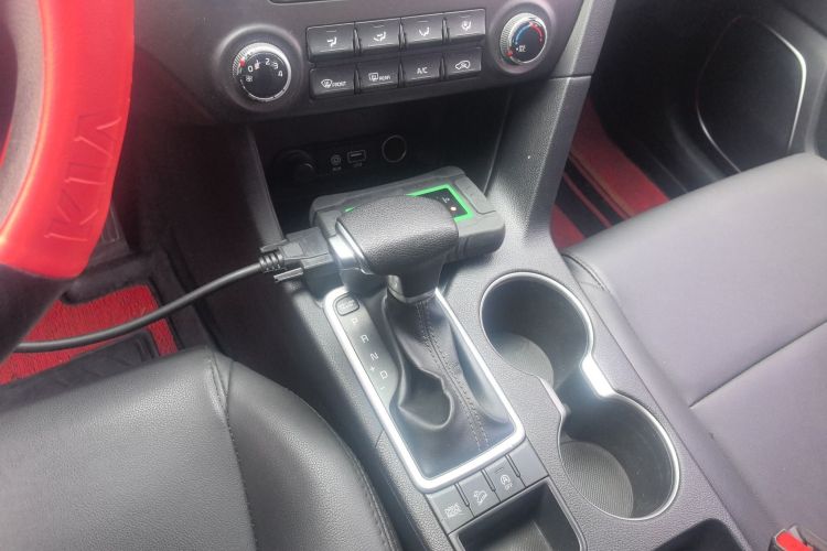 起亚KX5 2016款 2.0L 自动两驱GL中控内饰18