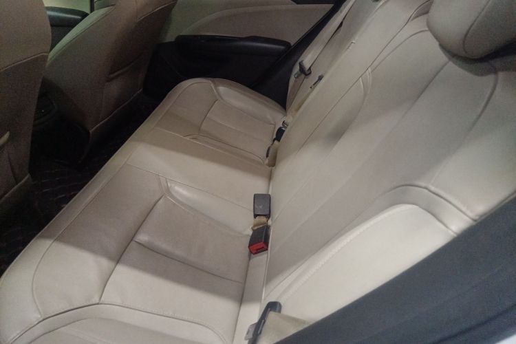 别克 英朗 2019款 15T 双离合互联精英型 国VI中控内饰21