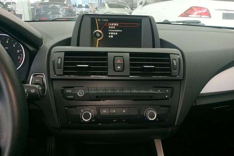 宝马1系(进口) 2013款 改款 116i 领先型中控内饰16