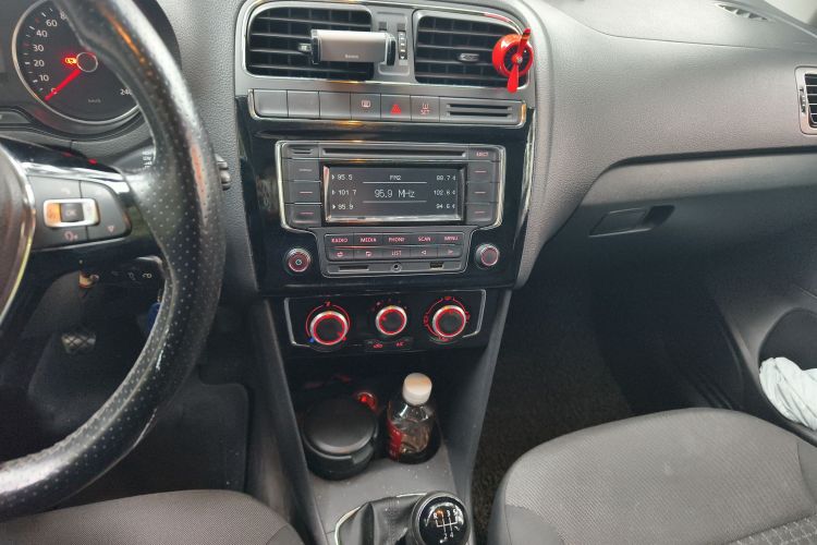 大众 Polo 2014款 1.4L 手动舒适版中控内饰16