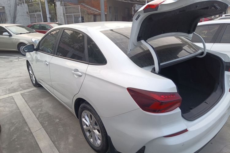 雪佛兰 科鲁泽 2023款 1.5L 双离合悦享版车身外观4