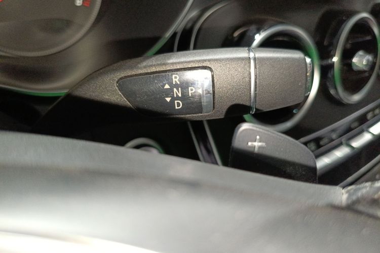 奔驰C级 2015款 C 200 L 运动型局部细节18