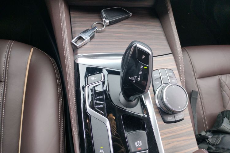 宝马5系 2020款 530Li 领先型 豪华套装局部细节18