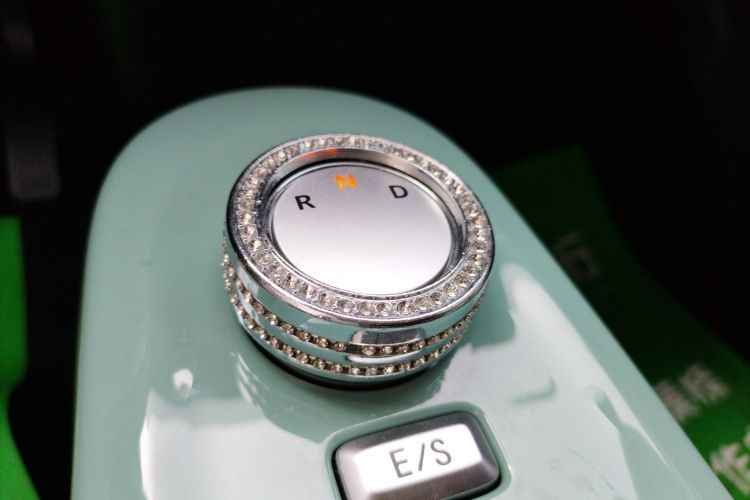 长安启源 长安Lumin 2023款 301km 蜜沁款中控内饰18