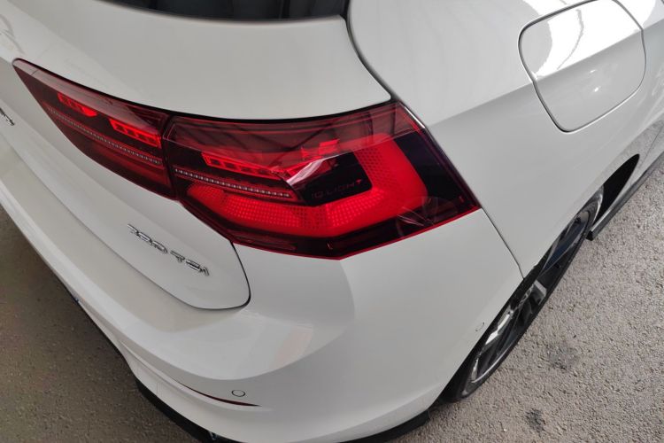 大众 高尔夫 2023款 改款 280TSI DSG R-Line车身外观9