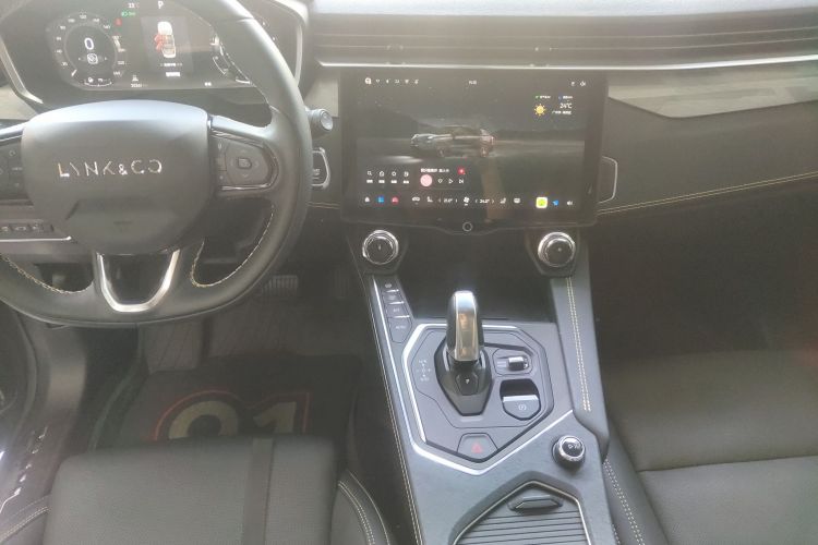 领克01 2023款 2.0TD 两驱型Pro中控内饰18