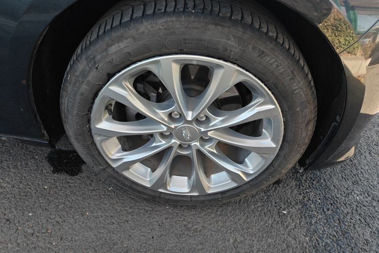 凯迪拉克CT5 2021款 28T 豪华型车身外观10