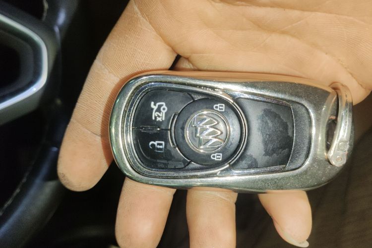 别克 君威 2019款 20T 精英型 国VI中控内饰7001